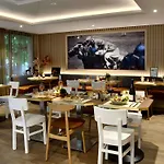 Ibis Laffitte 3*