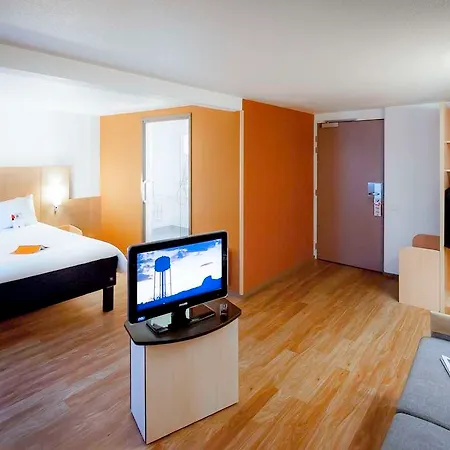 Ibis Laffitte Hotel 3*