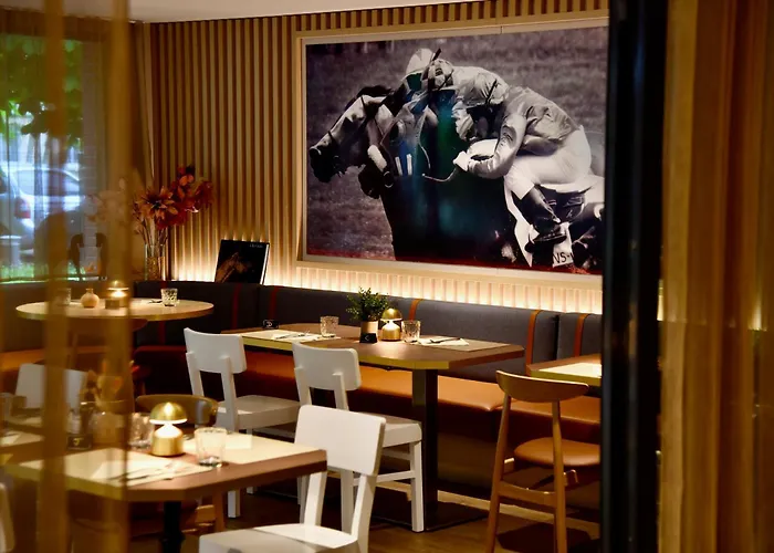 Отель Ibis Laffitte Мезон-Лафит